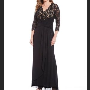 Jessica Howard Lace VNeck Bodice Ruched Waist Gown